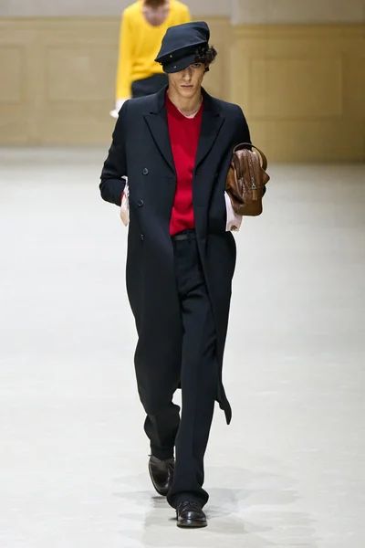 Look 15